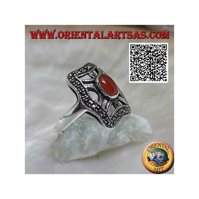 Anello in argento con corniola ovale e marcassite su croce nel rettangolo irregolare