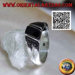 Silberring mit drei schrägen Bändern aus Onyx und Markasit an den Seiten