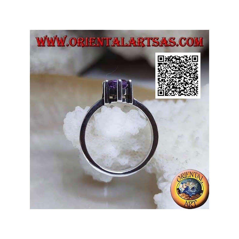Anillo de plata rodiada estilo solitario con amatista redonda facetada engastada