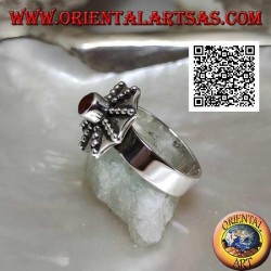 Anillo de plata en forma de paraguas pagoda con cornalina redonda central