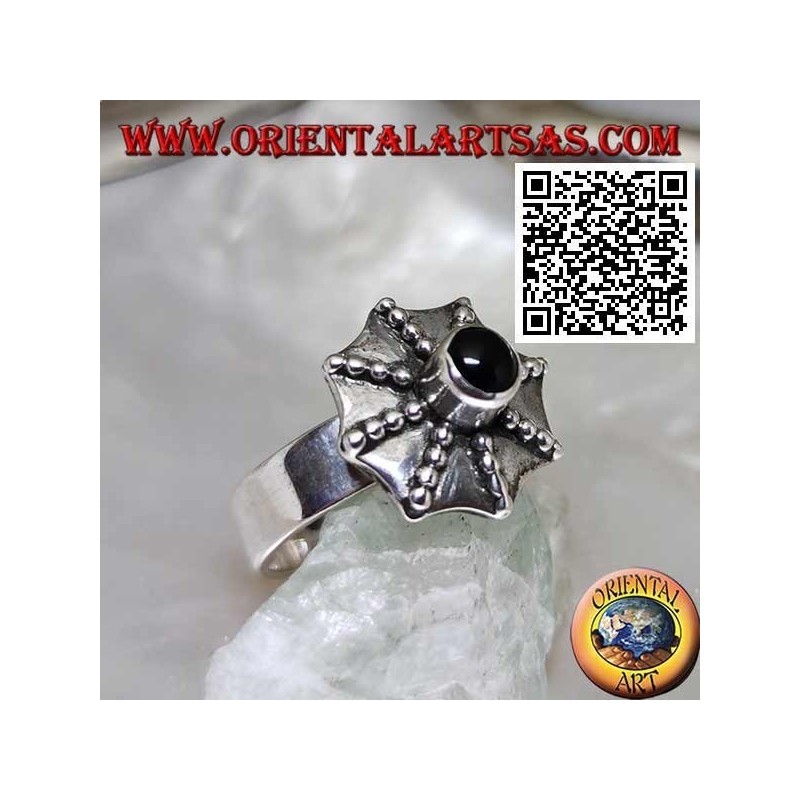 Anillo de plata en forma de paraguas pagoda con ónix redondo central