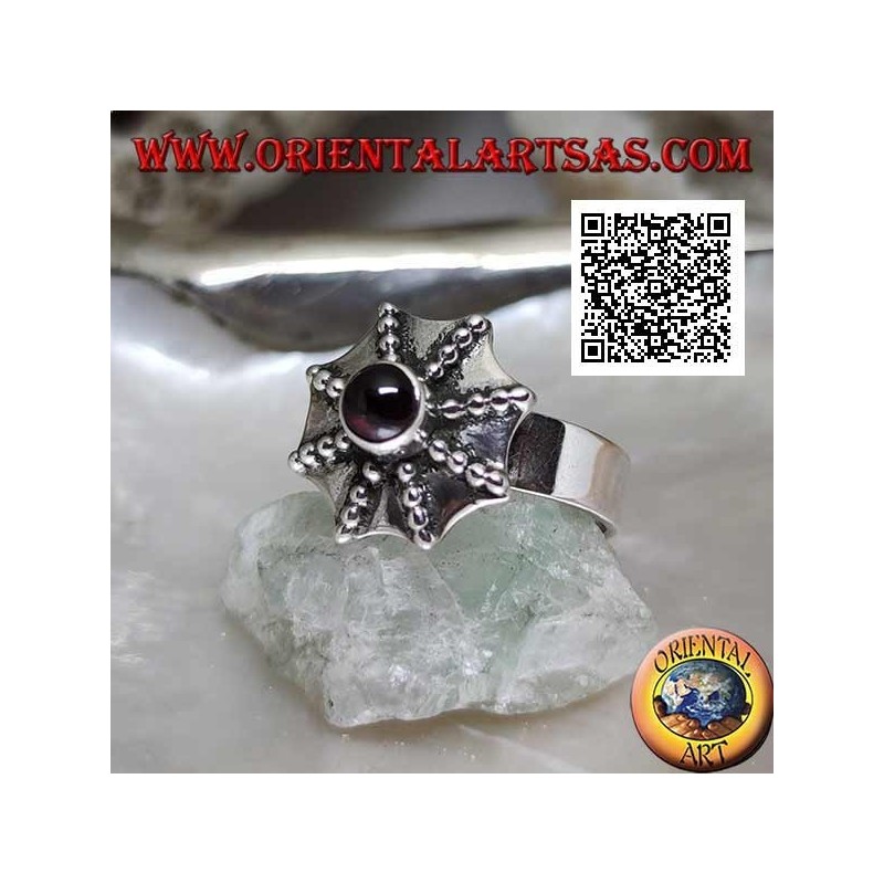 Bague en argent en forme de parapluie pagode avec un grenat rond central