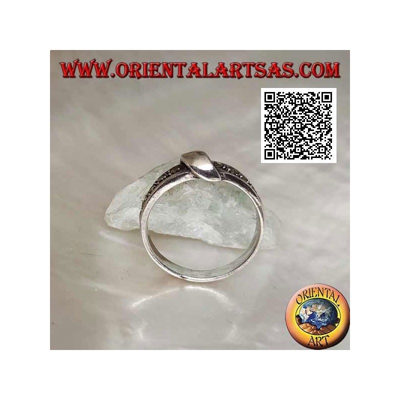 Bague en argent en bande marcassite avec fil enroulé centralement