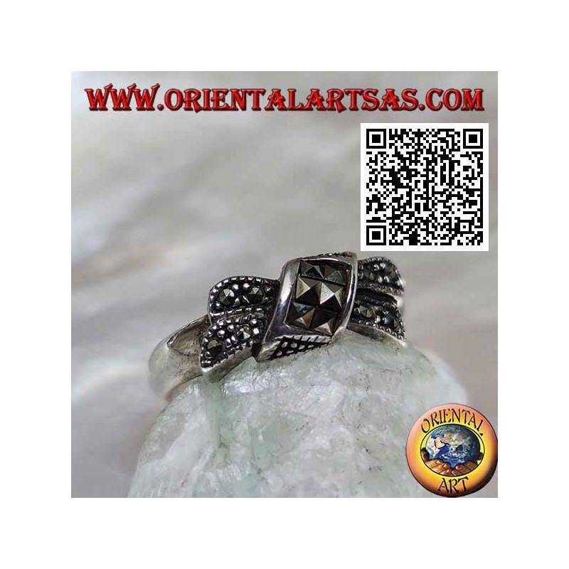 Anello in argento a nodo a fiocco tempestato di marcassite