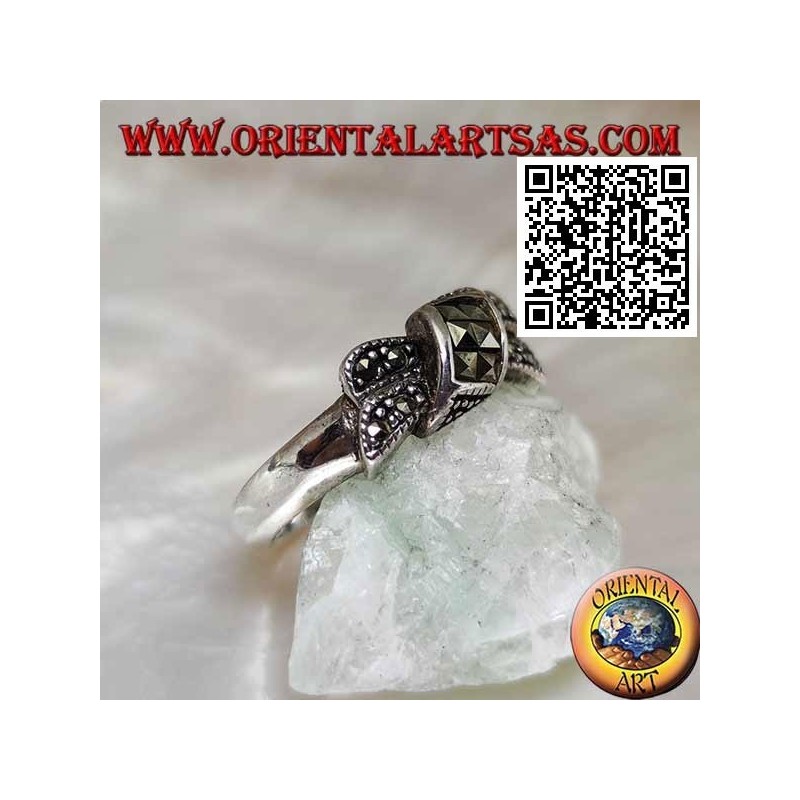 Bague nœud papillon en argent sertie de marcassite