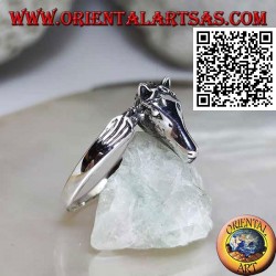 Anillo de plata con cabeza de caballo de tres cuartos en la cola (estilo ouroboros)