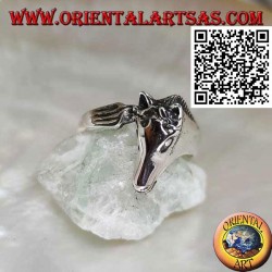 Anillo de plata con cabeza de caballo de tres cuartos en la cola (estilo ouroboros)