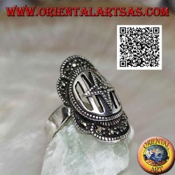 Bague en argent bouclier médiéval avec croix sur barreaux cloutés de marcassite