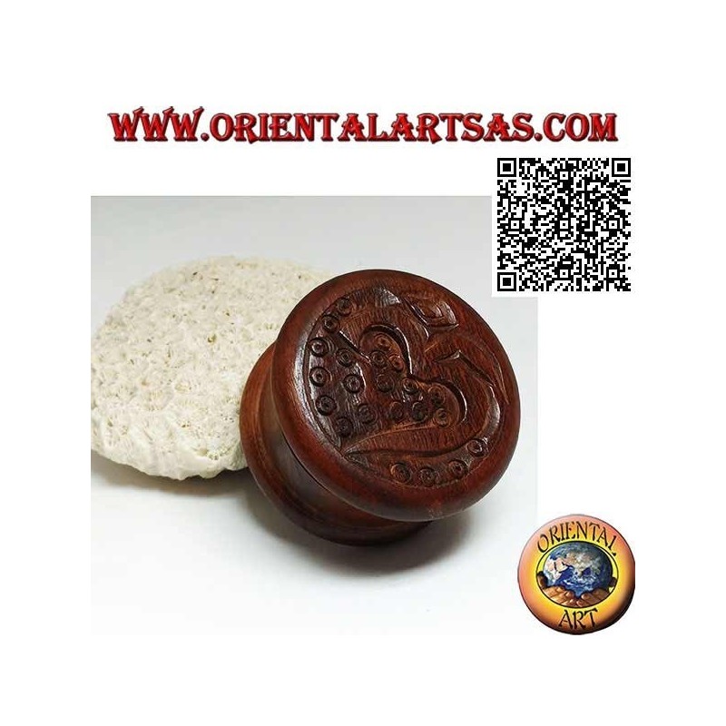 Moulin à tabac en bois d'acajou avec mot hindou sanscrit sculpté Om "ॐ" 5 cm Ø
