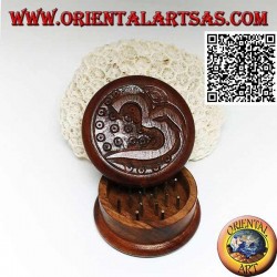 Tabakmühle aus Mahagoniholz ​​mit geschnitztem Hindu-Sanskrit-Begriff Om "ॐ" 5 cm Ø