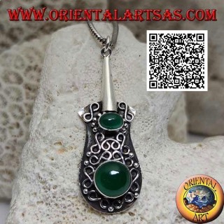 Ciondolo in argento a forma di chitarra con agata verde tonda e ovale e linee ad infinito in altorilievo