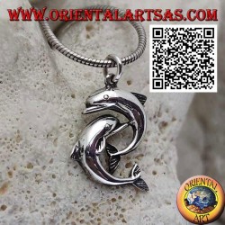 Colgante de plata, pareja de delfines saltando uno debajo del otro