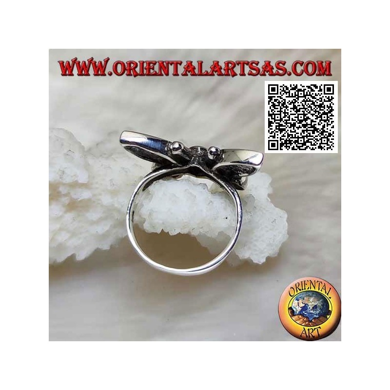 Anillo de plata en forma de mariposa con alas de nácar