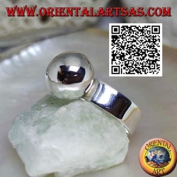 Anillo de plata de banda lisa con gran esfera lisa
