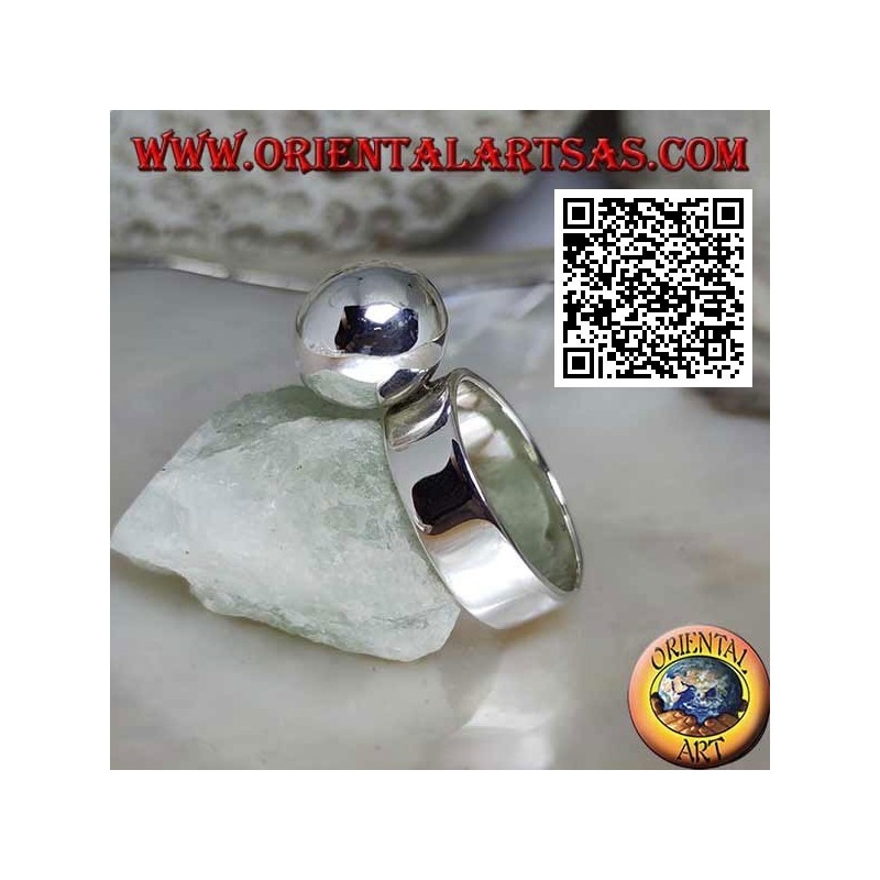 Bague en argent à bande lisse avec grande sphère lisse
