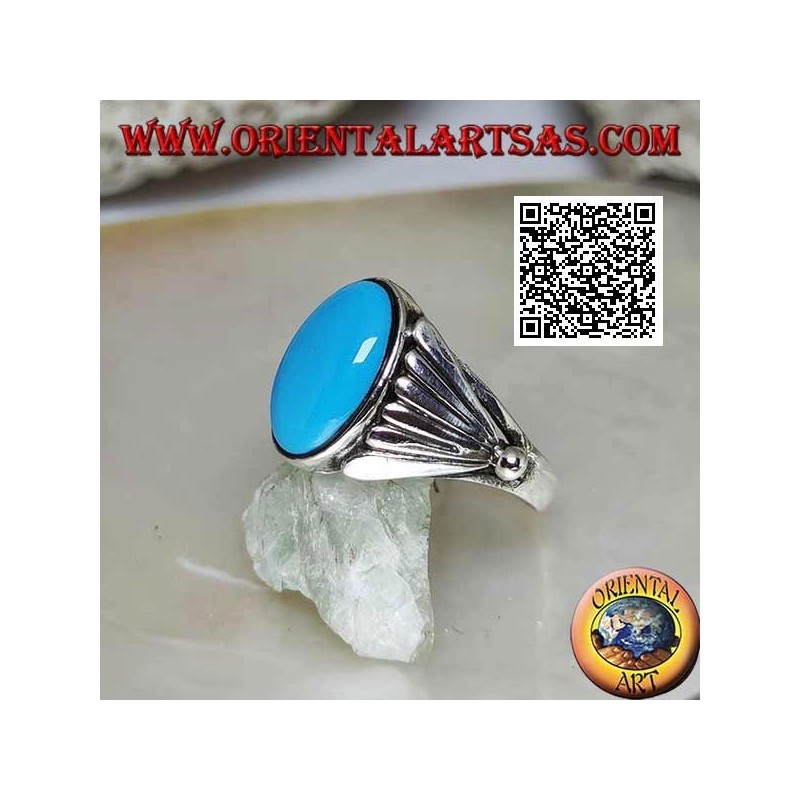 Anello in argento con turchese ovale cabochon con ventaglio liscio sui lati