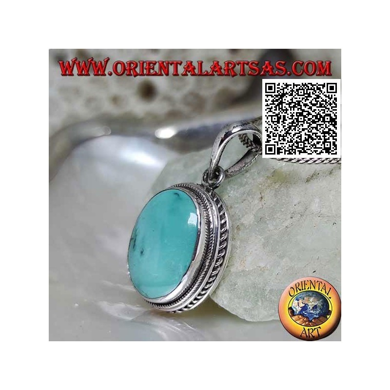 Pendentif en argent avec turquoise ovale naturelle entourée de lignes entrelacées et hélicoïdales