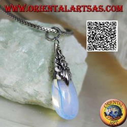 Pendentif goutte en argent avec opale de mer et décorations en relief