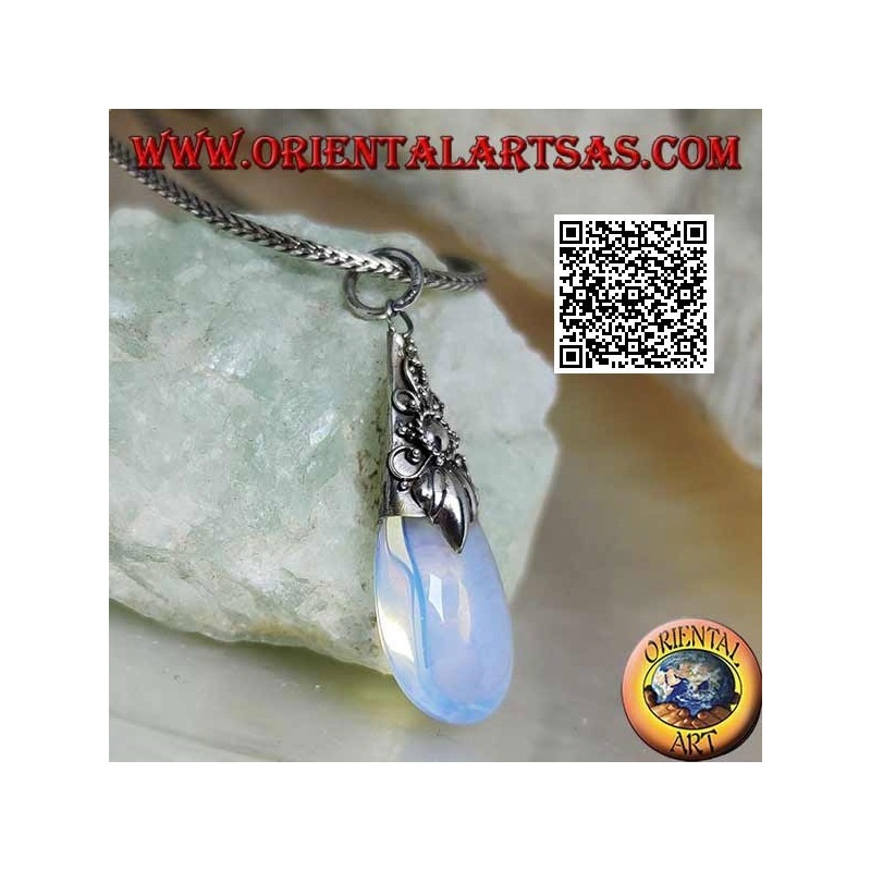 Ciondolo in argento a goccia con opale di mare e decorazioni in rilievo