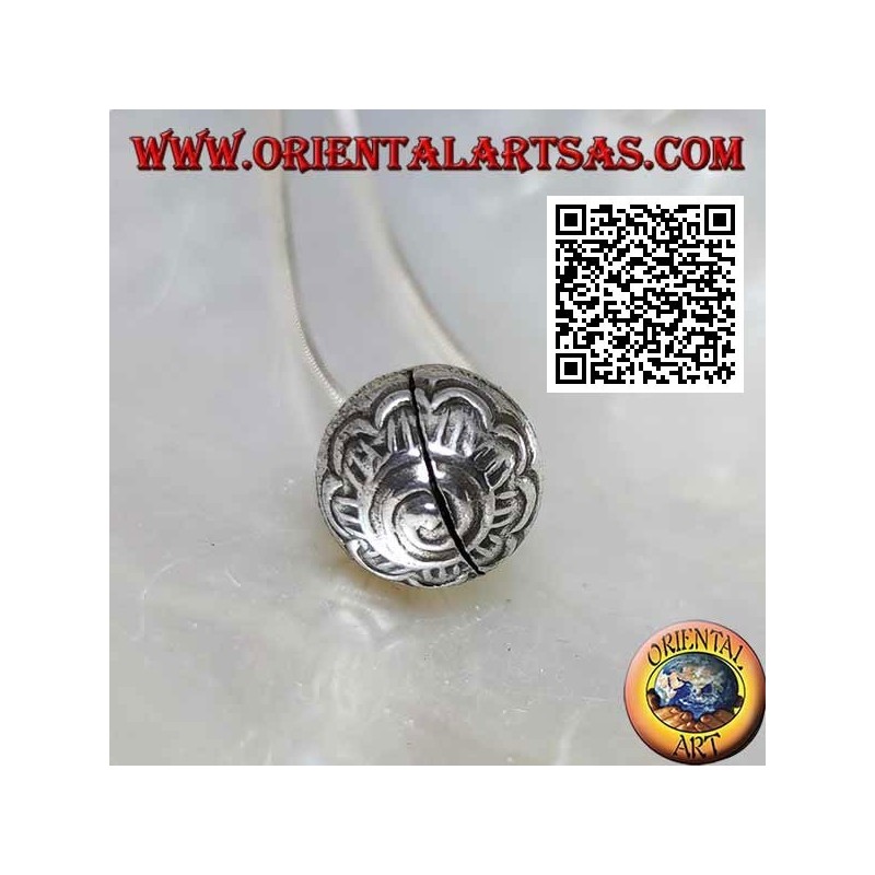 Petit pendentif "Call Angels" en argent avec décorations gravées, style Karen