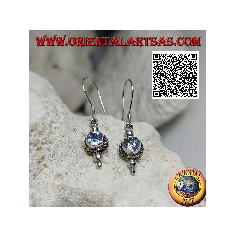 Pendientes colgantes de plata con aguamarina natural redonda rodeada de entrelazado de tres bolas