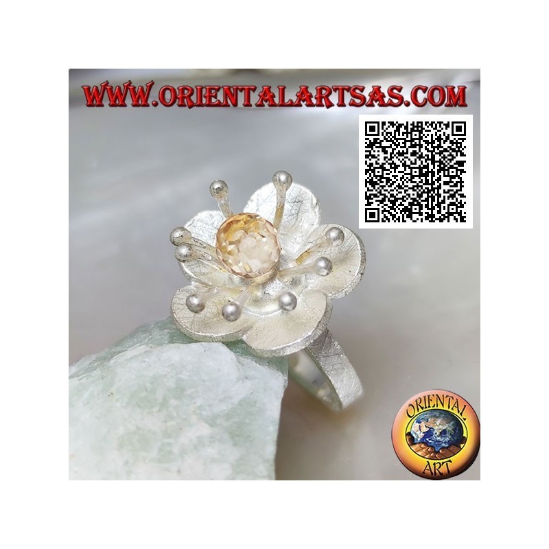 Flower-shaped satin silver ring with sea anemone and central citrine zircon