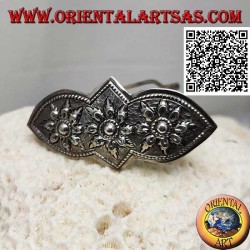 Three daisy chiseled silver hair clip with comb and snap closure (1 tip)