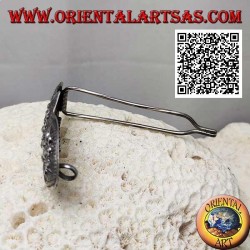 Three daisy chiseled silver hair clip with comb and snap closure (1 tip)