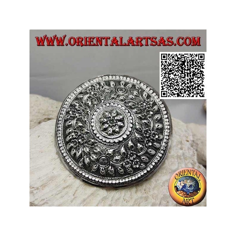 Silver chiseled shield with floral decoration with central flower (metal clip closure)