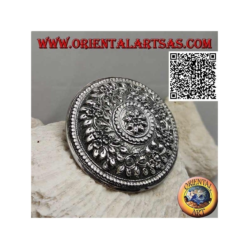 Silver chiseled shield with floral decoration with central flower (metal clip closure)