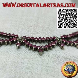 925 ‰ silberne halbstarre Halskette mit doppelter Reihe natürlicher und marasitischer runder Rubine