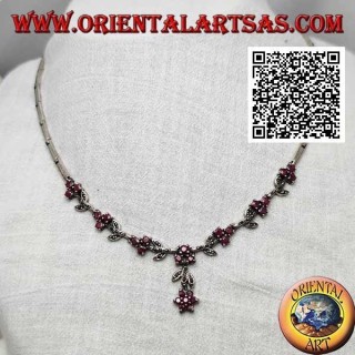 Necklace in 925 ‰ silver semi-rigid choker with marcasite flowers and trio of natural round rubies