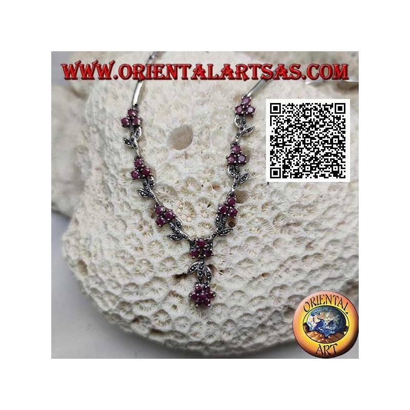 Collier ras de cou semi-rigide en argent 925 ‰ avec fleurs de marcassite et trio de rubis ronds naturels
