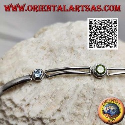 Smooth semi-rigid silver bracelet with peridot between two round aquamarines