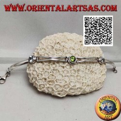 Pulsera de plata semirrígida lisa con peridoto entre dos aguamarinas redondas