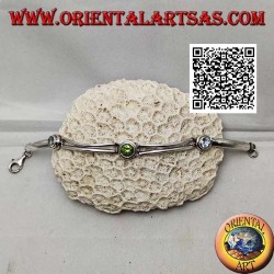 Smooth semi-rigid silver bracelet with peridot between two round aquamarines