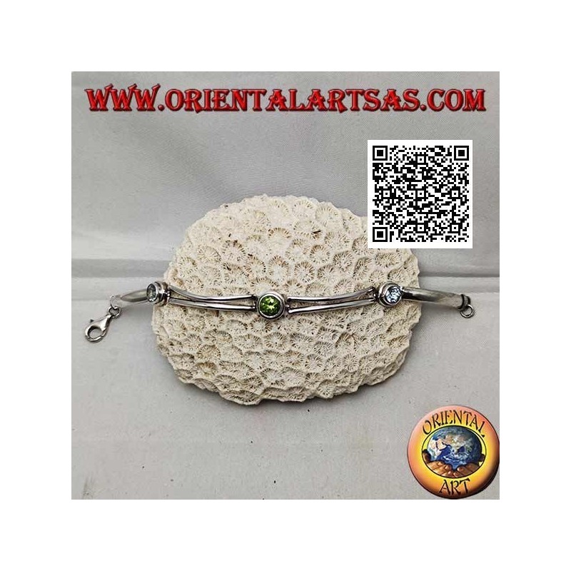 Bracelet en argent semi-rigide lisse avec péridot entre deux aigues-marines rondes
