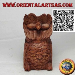 Skulptur der weise sitzenden Eule aus 13 cm Suarholz