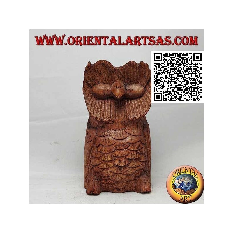 Sculpture of the wise seated owl in 13 cm suar wood