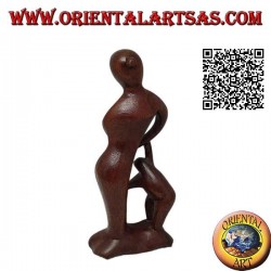 20 cm Skulptur einer Mutter mit einem Kind in der Hand und einem Neugeborenen auf dem Schoß aus Suarholz