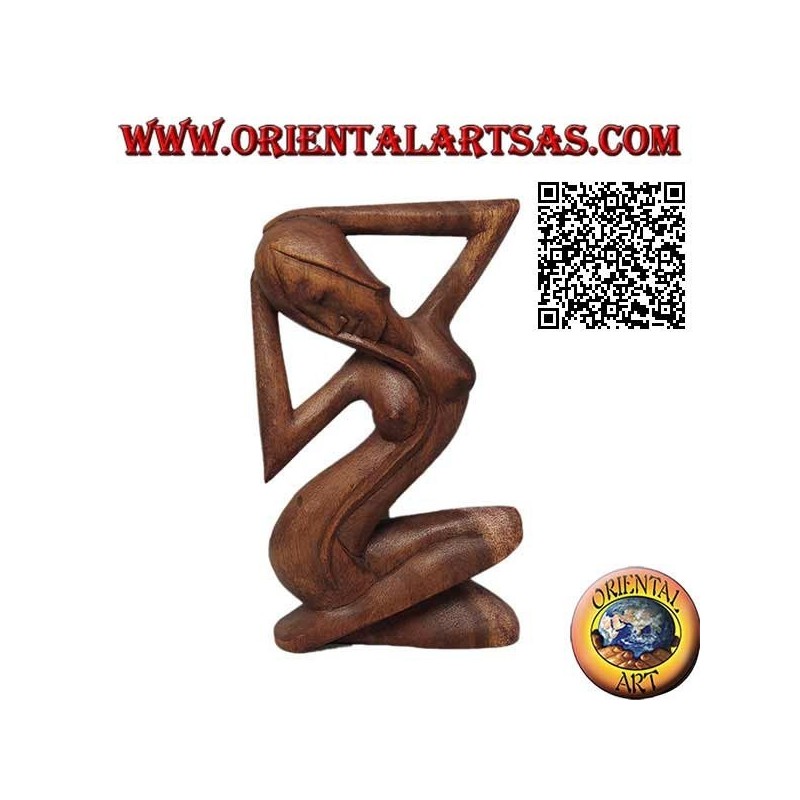 Sculpture d'une femme nue sensuelle aux jambes croisées et cheveux longs, en bois de suar 21 cm