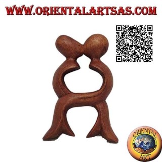 Scultura del bacio di una coppia a gambe intersecate in legno di suar da 10 cm