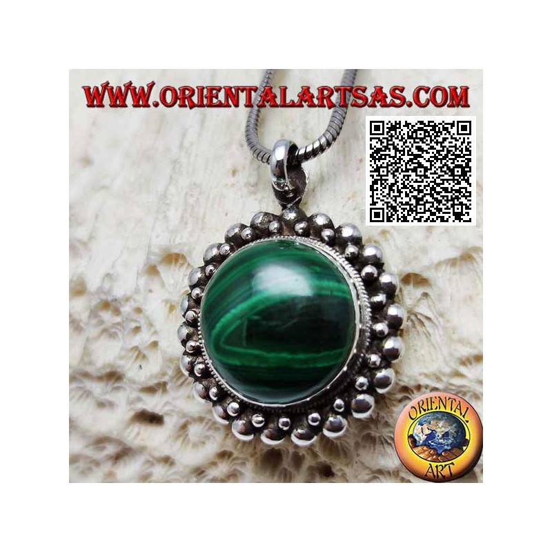 Ciondolo in argento con malachite tonda naturale cabochon contornata da doppia fila di palline