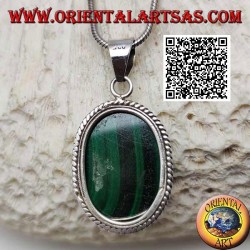 Colgante de plata con gran malaquita ovalada de cabujón natural rodeado de tejido