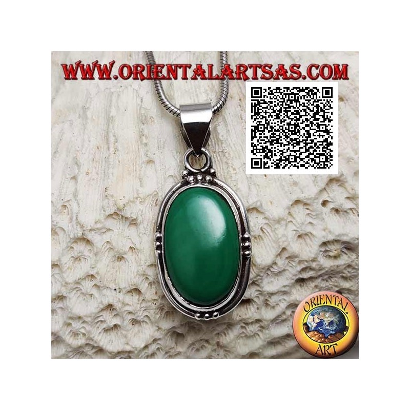 Pendentif en argent avec malachite ovale naturelle sur monture lisse avec trio de boules sur les quatre points cardinaux