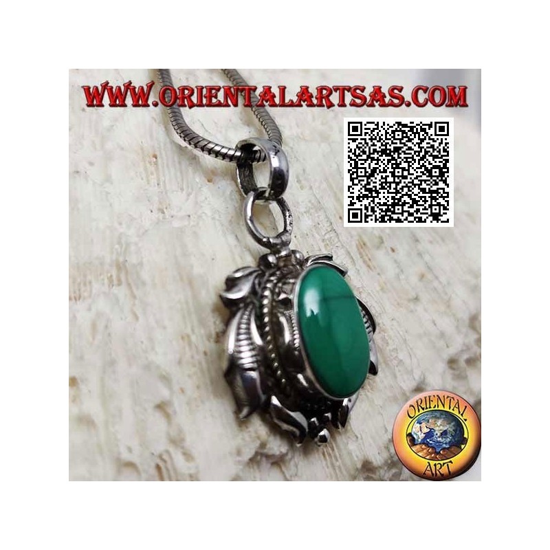 Ciondolo in argento con malachite ovale naturale contornata da foglie incise