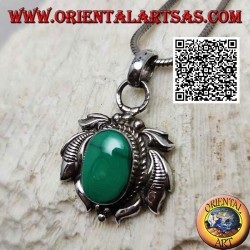 Colgante de plata con malaquita ovalada natural rodeada de hojas grabadas