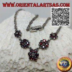 Necklace in 925 ‰ silver, marcasite studded choker with 5 round garnet circles in succession