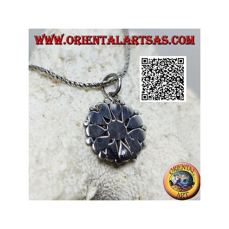 Ciondolo in argento a fiore di turchesi di varie tonalità e coralli, tondo centrale e petali a goccia