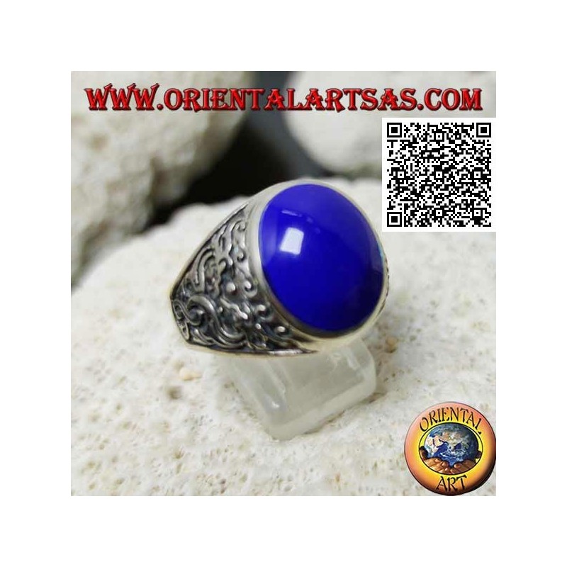Anillo de plata con cabujón ovalado de lapislázuli y doble dragón japonés en bajorrelieve a los lados
